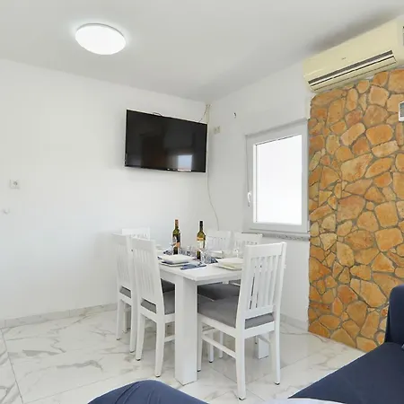 Apartment Fuer 6 Personen Ca 90 Qm In Medulin, Istrien Suedkueste Von Istrien